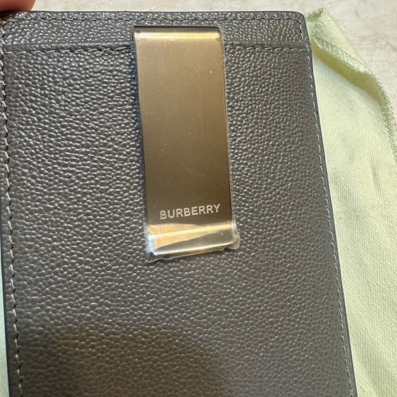 Burberry, Chase Money Clip Wallet Card Case Embossed Logo, Charcoal Grey - Picture 7 of 8